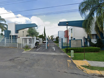 Excelente Casa en Av. Acueducto, Quintas del Valle, Jardines del Valle, Zapopan, Jalisco