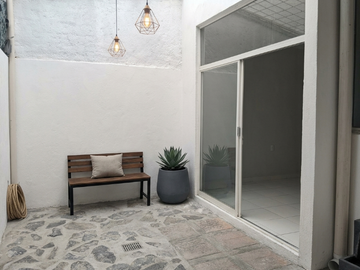 Excelente Casa en Av. Acueducto, Quintas del Valle, Jardines del Valle, Zapopan, Jalisco