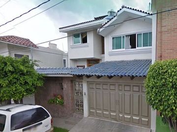 PRIVADA PARRAL N° 208, LAS PALMAS, LEÓN, GUANAJUATO. Bonita casa en venta, EXCELENTE OPORTUNIDAD de formar un patrimonio.
