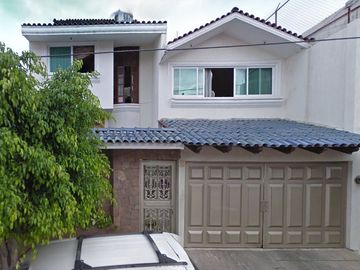 PRIVADA PARRAL N° 208, LAS PALMAS, LEÓN, GUANAJUATO. Bonita casa en venta, EXCELENTE OPORTUNIDAD de formar un patrimonio.