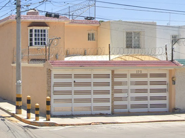 PASEO DEL BOSQUE N° 173, BOSQUES DE LA ALAMEDA, CELAYA, GUANAJUATO. Bonita casa en venta, EXCELENTE OPORTUNIDAD de formar un patrimonio.