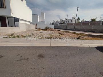 El Marques Terreno Residencial con Servicios Ocultos y Gran Ubicación SGU1619