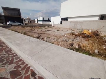 El Marques Terreno Residencial con Servicios Ocultos y Gran Ubicación SGU1619