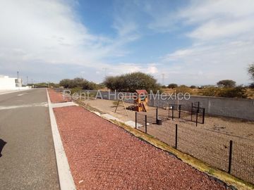 El Marques Terreno Residencial con Servicios Ocultos y Gran Ubicación SGU1619