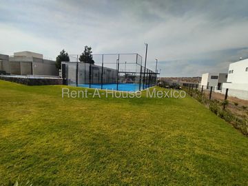 El Marques Terreno Residencial con Servicios Ocultos y Gran Ubicación SGU1619