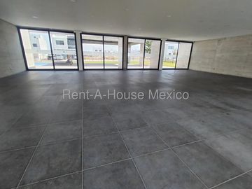 El Marques Terreno Residencial con Servicios Ocultos y Gran Ubicación SGU1619