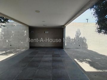 El Marques Terreno Residencial con Servicios Ocultos y Gran Ubicación SGU1619