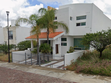 Hermosa casa en venta ubicada en Cumbres del Lago, Juriquilla, Qro.