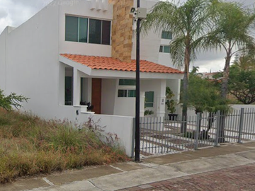 Hermosa casa en venta ubicada en Cumbres del Lago, Juriquilla, Qro.