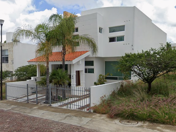 Hermosa casa en venta ubicada en Cumbres del Lago, Juriquilla, Qro.