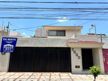 Casa ideal para Oficinas o comercio frente al nuevo C5i de jalisco