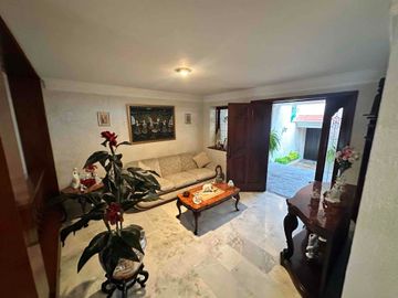 Casa ideal para Oficinas o comercio frente al nuevo C5i de jalisco