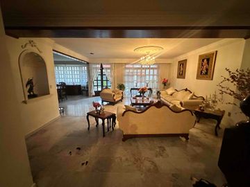 Casa ideal para Oficinas o comercio frente al nuevo C5i de jalisco