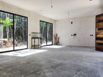 Casa con alberca privada ecológica, con terreno excedente, en venta
