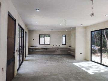 Casa con alberca privada ecológica, con terreno excedente, en venta
