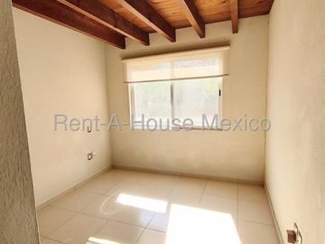VENTA CASA CLUB DE GOLF TEQUISQUIAPAN,4 RECAMARAS, 4 BAÑOS.
