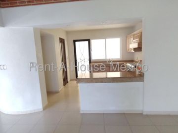 VENTA CASA CLUB DE GOLF TEQUISQUIAPAN,4 RECAMARAS, 4 BAÑOS.