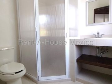 VENTA CASA CLUB DE GOLF TEQUISQUIAPAN,4 RECAMARAS, 4 BAÑOS.