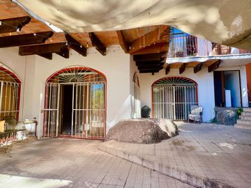 Departamento en Venta de 3 Recámaras, Puerto Vallarta, a solo 1 Km del Malecón