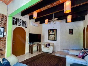 Departamento en Venta de 3 Recámaras, Puerto Vallarta, a solo 1 Km del Malecón
