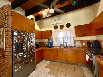 Departamento en Venta de 3 Recámaras, Puerto Vallarta, a solo 1 Km del Malecón