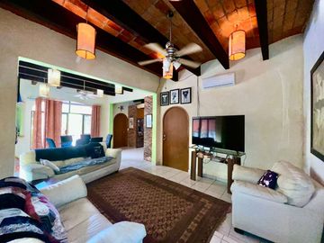 Departamento en Venta de 3 Recámaras, Puerto Vallarta, a solo 1 Km del Malecón