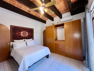 Departamento en Venta de 3 Recámaras, Puerto Vallarta, a solo 1 Km del Malecón