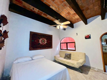 Departamento en Venta de 3 Recámaras, Puerto Vallarta, a solo 1 Km del Malecón