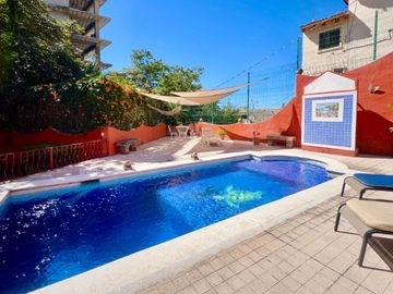 Departamento en Venta de 3 Recámaras, Puerto Vallarta, a solo 1 Km del Malecón