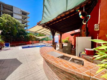 Departamento en Venta de 3 Recámaras, Puerto Vallarta, a solo 1 Km del Malecón
