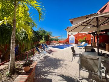Departamento en Venta de 3 Recámaras, Puerto Vallarta, a solo 1 Km del Malecón
