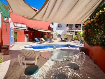 Departamento en Venta de 3 Recámaras, Puerto Vallarta, a solo 1 Km del Malecón
