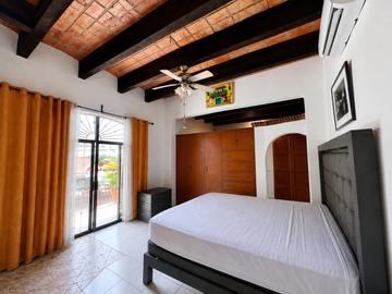 Departamento en Venta de 3 Recámaras, Puerto Vallarta, a solo 1 Km del Malecón