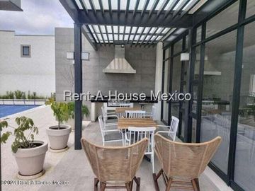 Casa en Renta en Zakia Queretaro | 3 Recámaras | 2.5 baños | Patio | Sala de Tv o estudio en PB- YR