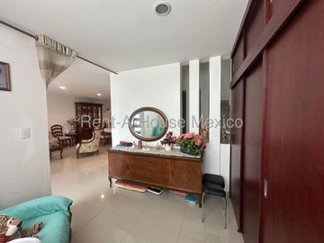 VENTA CASA MILENIO, 4 RECAMARAS, 5 BAÑOS.
