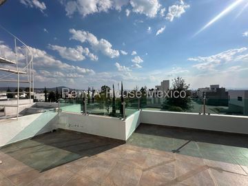 VENTA CASA MILENIO, 4 RECAMARAS, 5 BAÑOS.