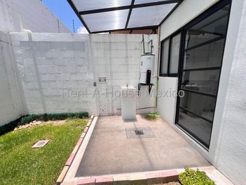 VENTA CASA ZAKIA, 3 RECAMARAS, 3 BAÑOS.