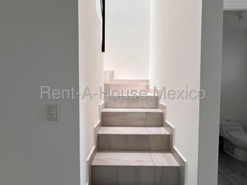 VENTA CASA ZAKIA, 3 RECAMARAS, 3 BAÑOS.
