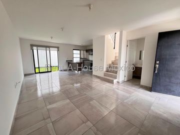 VENTA CASA ZAKIA, 3 RECAMARAS, 3 BAÑOS.