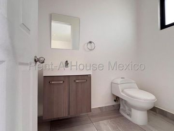 VENTA CASA ZAKIA, 3 RECAMARAS, 3 BAÑOS.