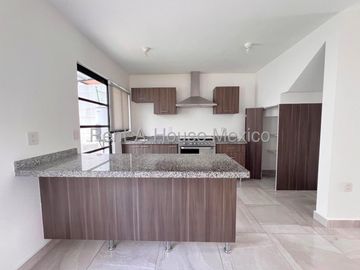 VENTA CASA ZAKIA, 3 RECAMARAS, 3 BAÑOS.