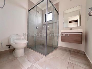VENTA CASA ZAKIA, 3 RECAMARAS, 3 BAÑOS.