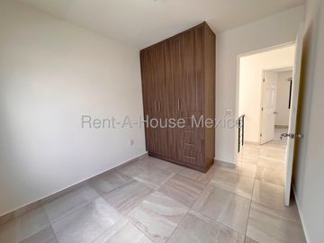 VENTA CASA ZAKIA, 3 RECAMARAS, 3 BAÑOS.