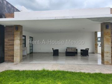 VENTA CASA ZAKIA, 3 RECAMARAS, 3 BAÑOS.