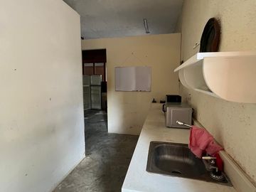 Terreno con Bodegas y Oficinas en Renta | 2,500 m² | Colonia Doctores, Cancún