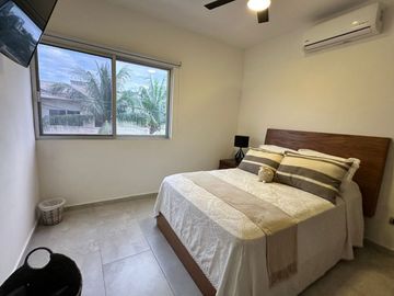 Casa en venta Artika Cancún, comunidad cerrada con alberca, Av. Prol. La Luna, Cancún