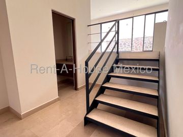 Renta Departamento 1er Nivel Zibata 2 Recamaras 3 Baños Jardin y Amenidades