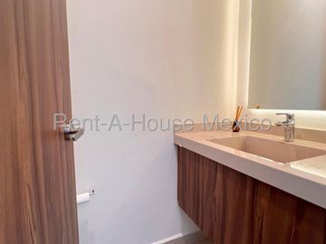 Renta Departamento 1er Nivel Zibata 2 Recamaras 3 Baños Jardin y Amenidades
