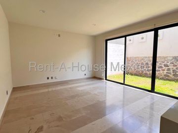 Renta Departamento 1er Nivel Zibata 2 Recamaras 3 Baños Jardin y Amenidades