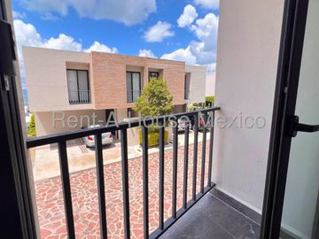 Renta Departamento 1er Nivel Zibata 2 Recamaras 3 Baños Jardin y Amenidades